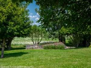 La Fontaine Blanche et le Lavoir
