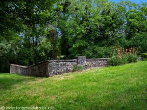 La Fontaine Blanche et le Lavoir