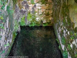 La Fontaine du Lavoir du Manoir d'Eyrignac