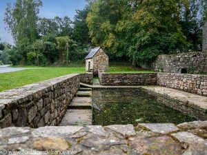Fontaine de la Chapelle N-D de Brestan