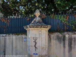 La Fontaine Place Mérillon