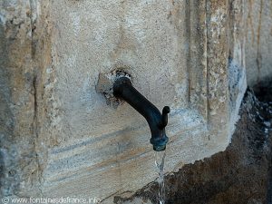 La Fontaine Place Mérillon