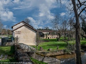 Musées des forges , au fond les bâtiments ouvriers