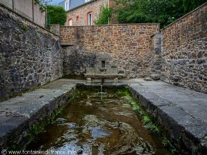 La Fontaine et le lavoir de La Barrique