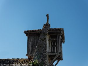 Clocher mur et balcon du sonneur