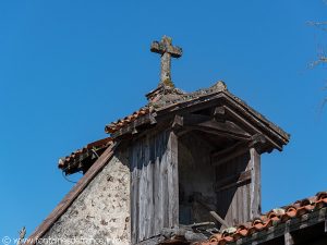 Clocher mur et balcon du sonneur