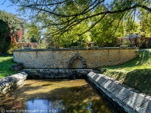 La Fontaine St-Cirq et son Lavoir