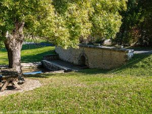 La Fontaine St-Cirq et son Lavoir