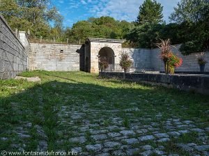 La Fontaine Grande Rue