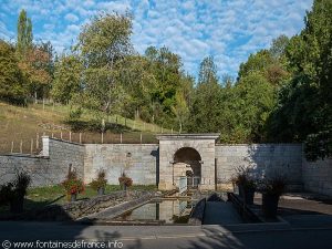La Fontaine Grande Rue