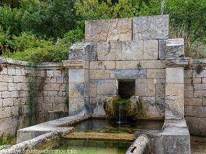 La Fontaine rue des Cazards