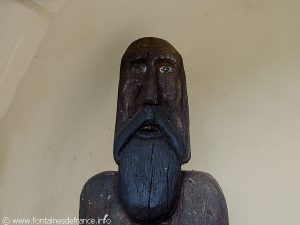 Statue ancienne en bois