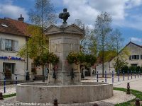 La Fontaine Place Henri IV