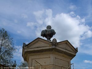 La Fontaine Place Henri IV
