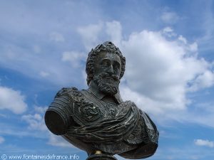 La Fontaine Place Henri IV