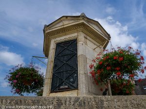 La Fontaine Place Henri IV
