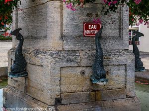 La Fontaine Place Henri IV