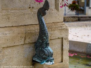 La Fontaine Place Henri IV