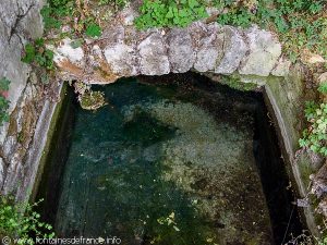 La Fontaine du Lavoir de St-Amand de Coly