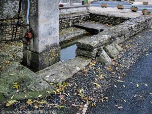 La Fontaine rue de la Fontaine