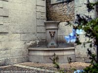 La Fontaine de l'Abside de l'Eglise