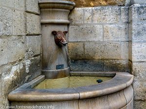 La Fontaine de l'Abside de l'Eglise