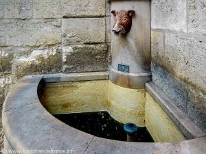 La Fontaine de l'Abside de l'Eglise