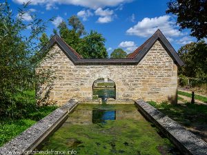 La Fontaine et la Lavoir du Bas