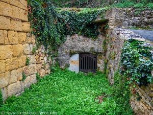 La Fontaine de l'église St-Martin de Tayac