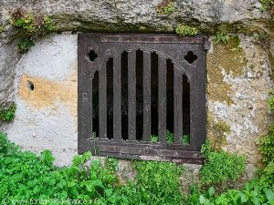 La Fontaine de l'église St-Martin de Tayac