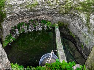 La Fontaine de l'église St-Martin de Tayac