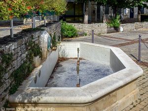 La Fontaine Place des Epoux Laurent
