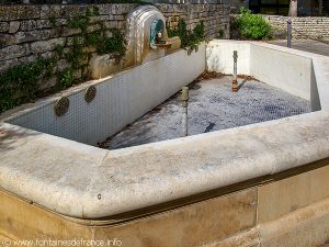 La Fontaine Place des Epoux Laurent