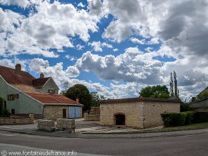 La Fontaine et le Lavoir à Impluvium