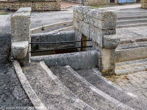 La Fontaine et le Lavoir à Impluvium