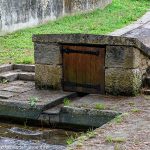 La Fontaine aux loups et le lavoir
