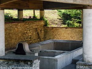 La Fontaine et le Lavoir de Pusy
