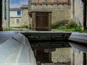 La Fontaine et le Lavoir du Bourg