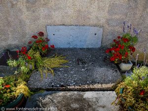 Fontaine-Lavoir rue des Sources