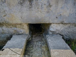 Fontaine-Lavoir rue des Sources