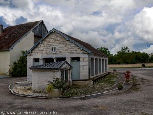 La Fontaine et le Lavoir Grande Rue