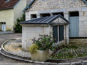 La Fontaine et le Lavoir Grande Rue