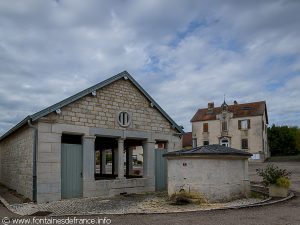 La Fontaine et le Lavoir Grande Rue
