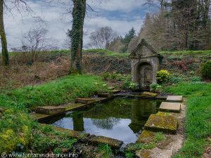 La Fontaine St-Jean et le Lavoir