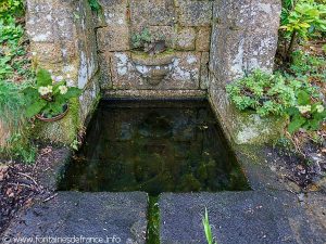 La Fontaine St-Jean et le Lavoir