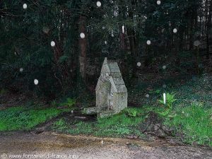 La Fontaine de la Chapelle St-Gobrien