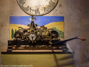 Mécanisme de l'ancienne horloge du clocher de l'église Saint-Ephrem de La Serre