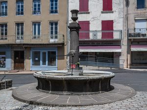 La Fontaine Place du Marché