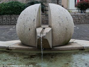 La Fontaine Place St-Julien
