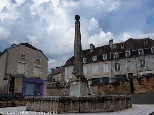 La Fontaine Place de la Gargouille